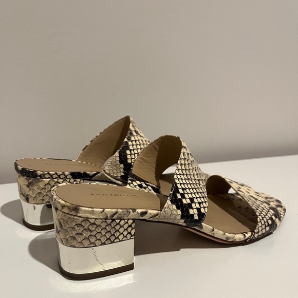 Ann Taylor Cream Black Faux Snakeskin Block Heel Slides - Size 8 - Picture 4 of 6